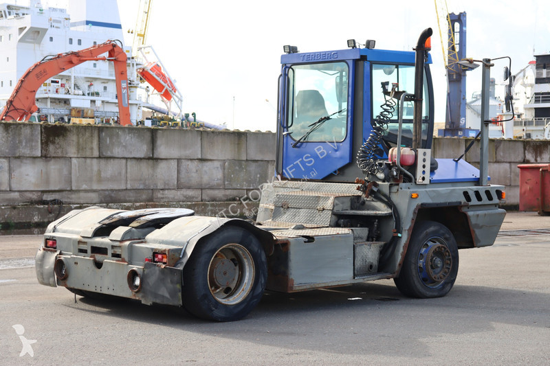 جرار مناولة Terberg TT220