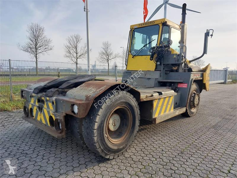 جرار مناولة Terberg RT282 4x4