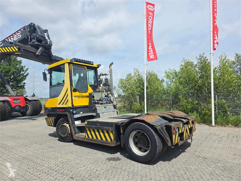 Magazijntrekker Terberg 4x4