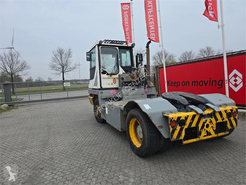 جرار مناولة Terberg TT223