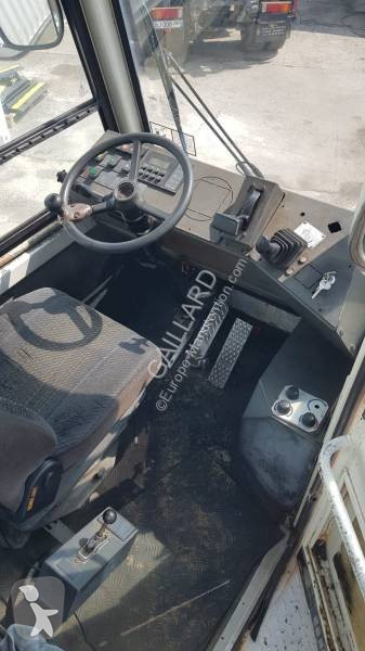 Tracteur de manutention Terberg YT180