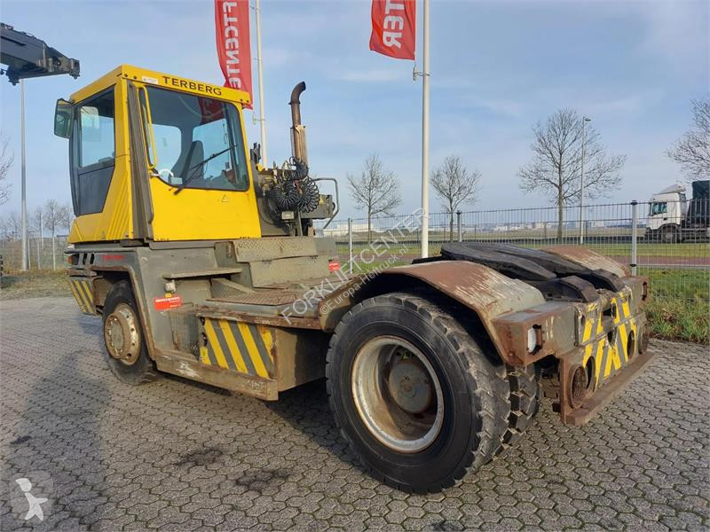 جرار مناولة Terberg RT282 4x4