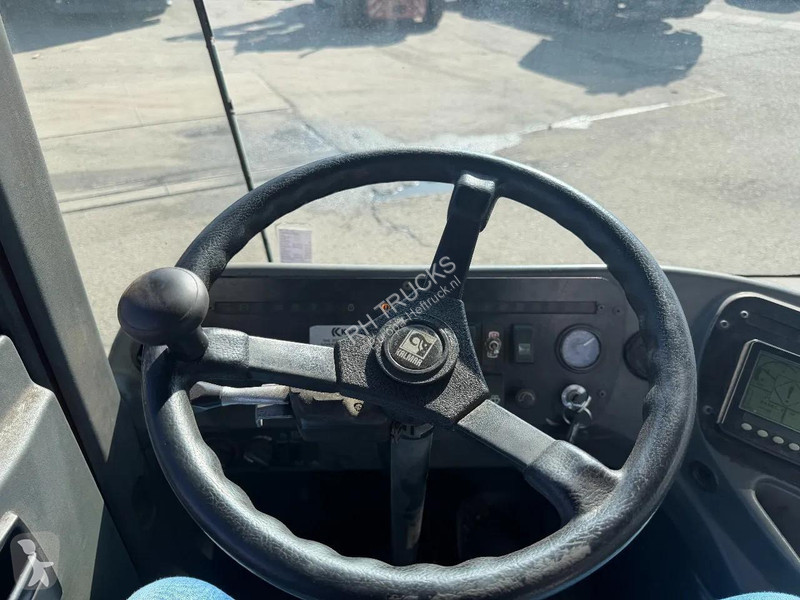 جرار مناولة Kalmar TT612D