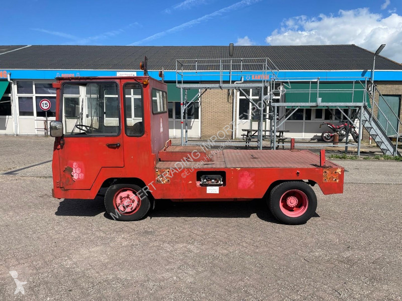 Tractor de movimentação  T3 - 440 Jenbacher...