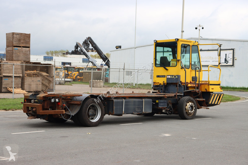 جرار مناولة Terberg BC182