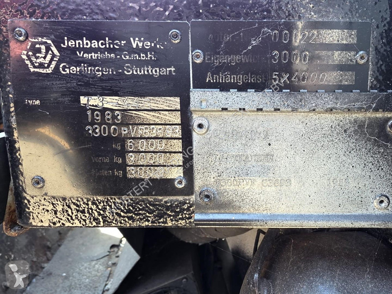 Tractor de movimentação  T3 - 440 Jenbacher...