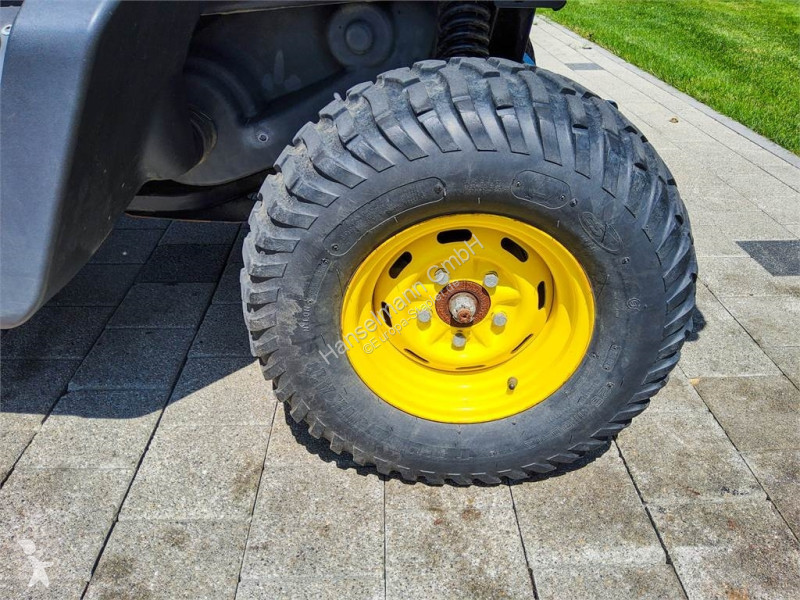جرار مناولة John Deere XUV865M