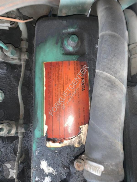 Magazijntrekker Sisu TRX182A4L2C18