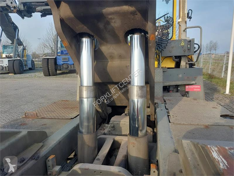 جرار مناولة Terberg RT282 4x4