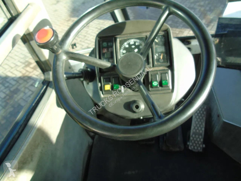 Влекач MOL YT 200 4X2
