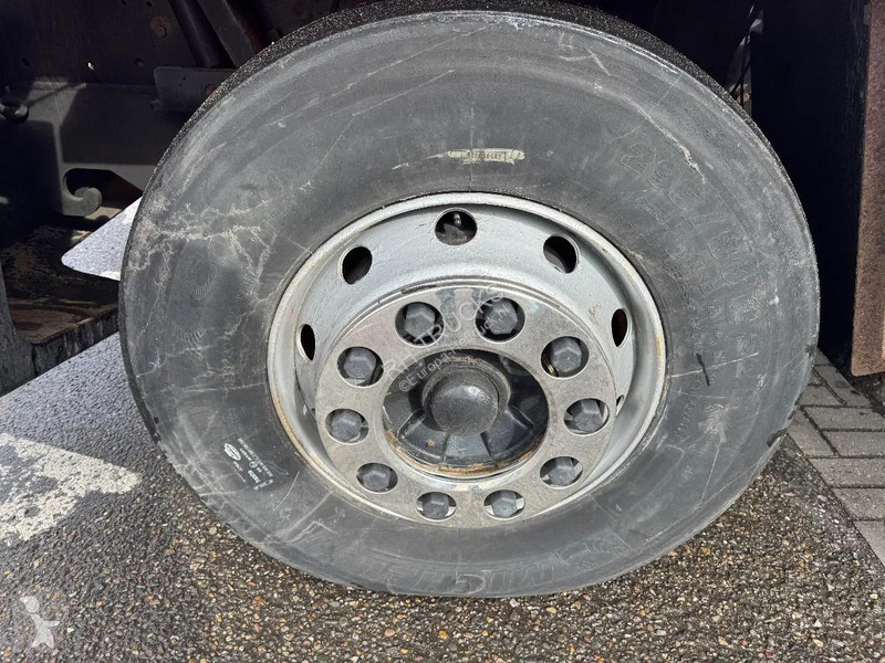 جرار مناولة Kalmar TT612D