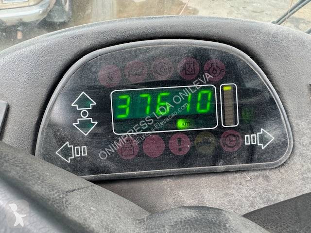 جرار مناولة