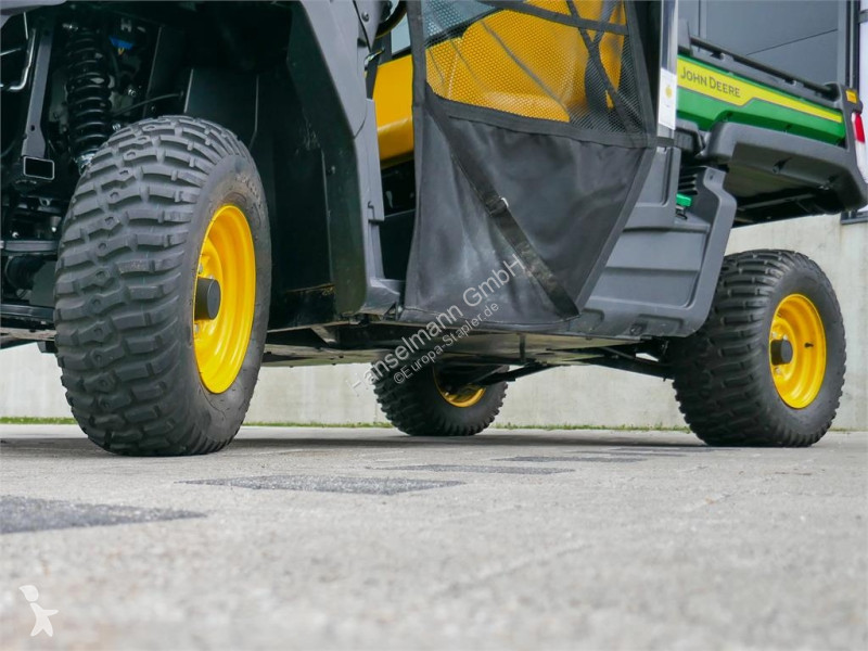 جرار مناولة John Deere Gator XUV865M