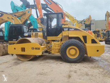 Compactador monocilíndrico Caterpillar