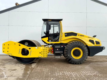 Compattatore monocilindro Bomag