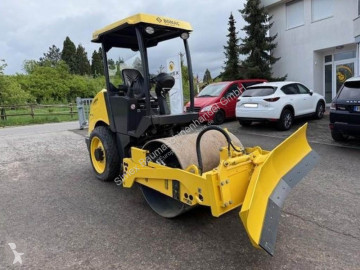 Compactador monocilíndrico Bomag
