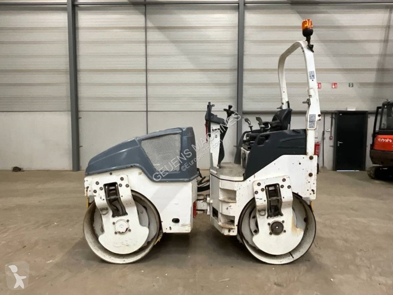 Compactador Bomag AD-5