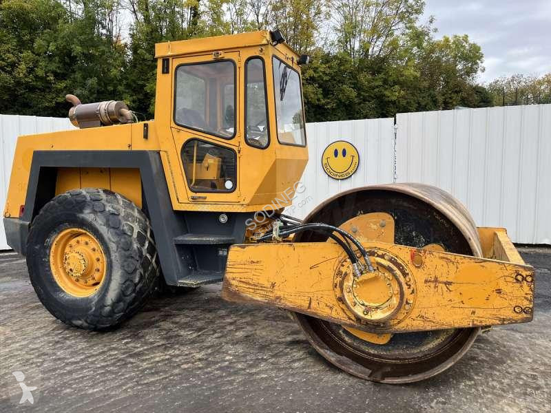 Compactador Bomag D