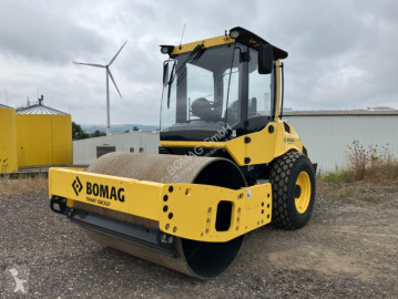 Compactador monocilíndrico Bomag