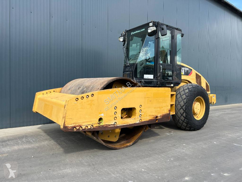 Compactador Caterpillar CS76