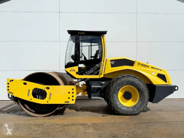 Walec jednowałowy Bomag
