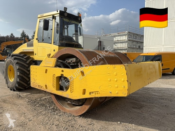 Compacteur monocylindre Bomag