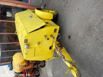 Compacteur à main