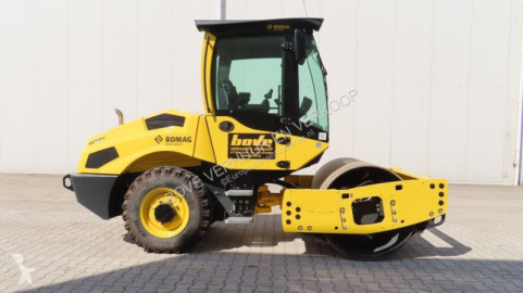 Compactador monocilíndrico Bomag