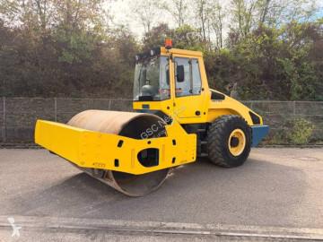 مدحلة وحيدة الأسطوانة Bomag