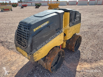 Compactor pentru şanţuri Bomag