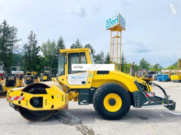 Compactador monocilíndrico Bomag