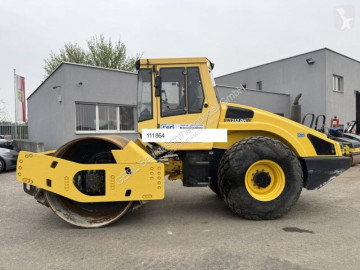 Compactador monocilíndrico Bomag