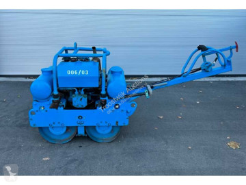 Compacteur à main