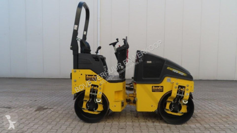 Двубандажен валяк Bomag