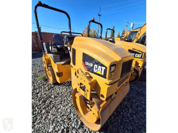 Tandemový zhutňovač Caterpillar