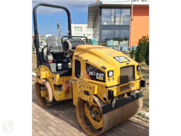 Tandemový zhutňovač Caterpillar