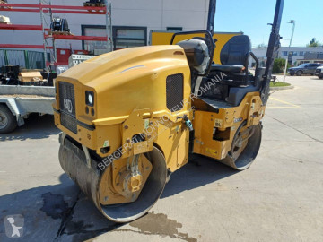 Tandemový zhutňovač Caterpillar