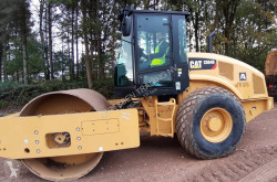 Caterpillar CS64B каток одноцилиндровый б/у