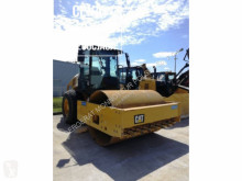 Wals met één rol Caterpillar CS64B