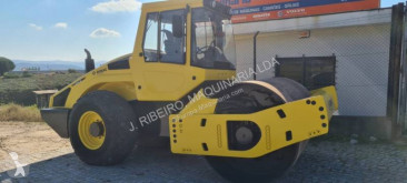 Compactador de neumáticos Bomag BW213 D-4