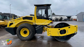 Monocilindru compactor Bomag BW 213 D-5