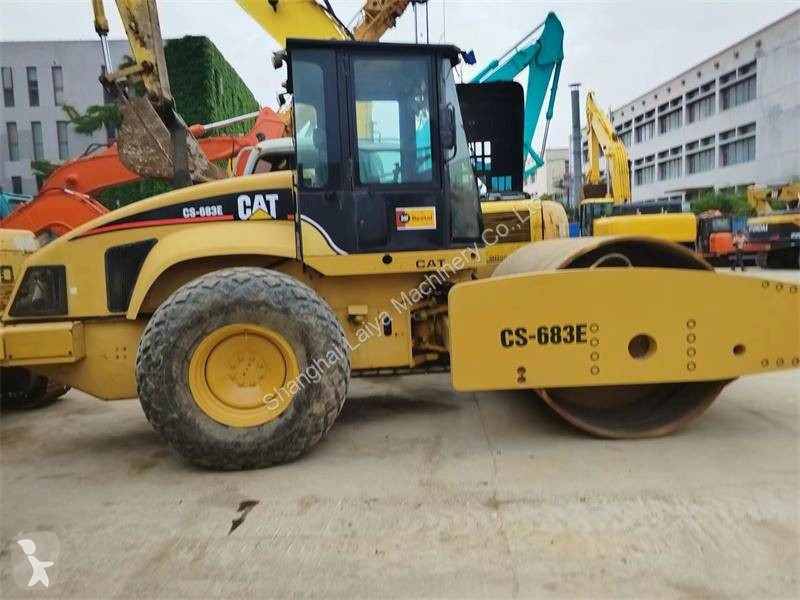 Compactador Caterpillar CS683E