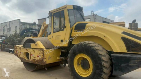 Compactador monocilíndrico Bomag