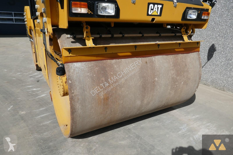 Compactor Caterpillar CB10