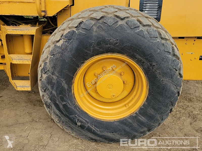 Compactador Caterpillar CS553E