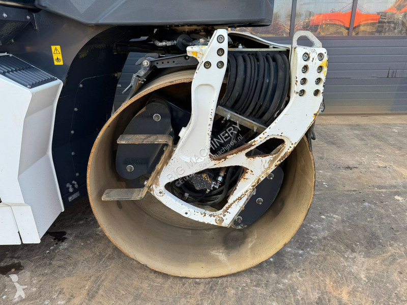 مدحلة Bomag BW174 AP4