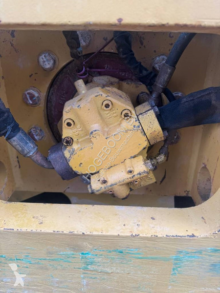 Zhutňovač Caterpillar CP 76
