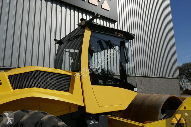 مدحلة Bomag