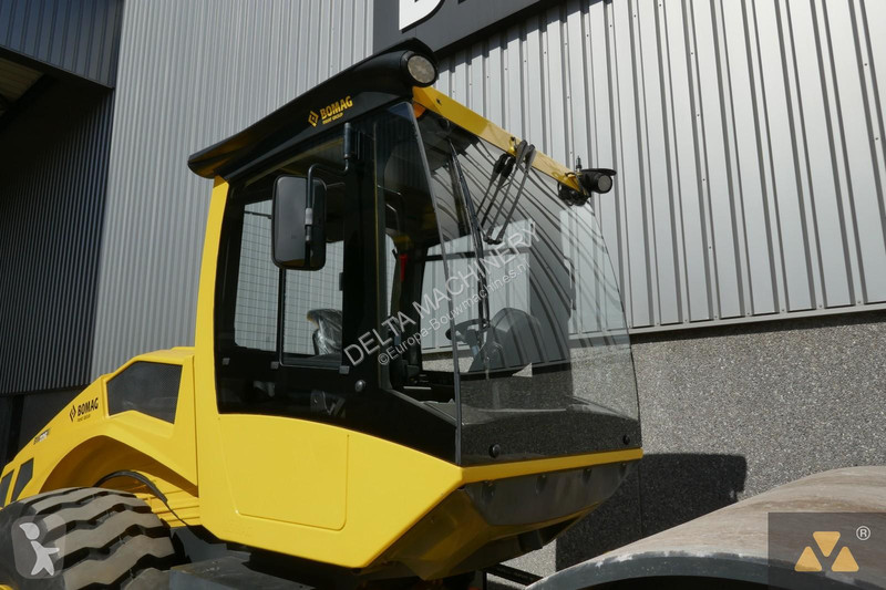 مدحلة Bomag BW226-5CL