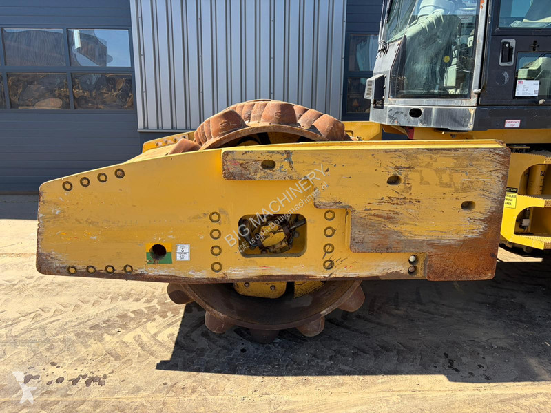 Zhutňovač Caterpillar CP76 (19t)